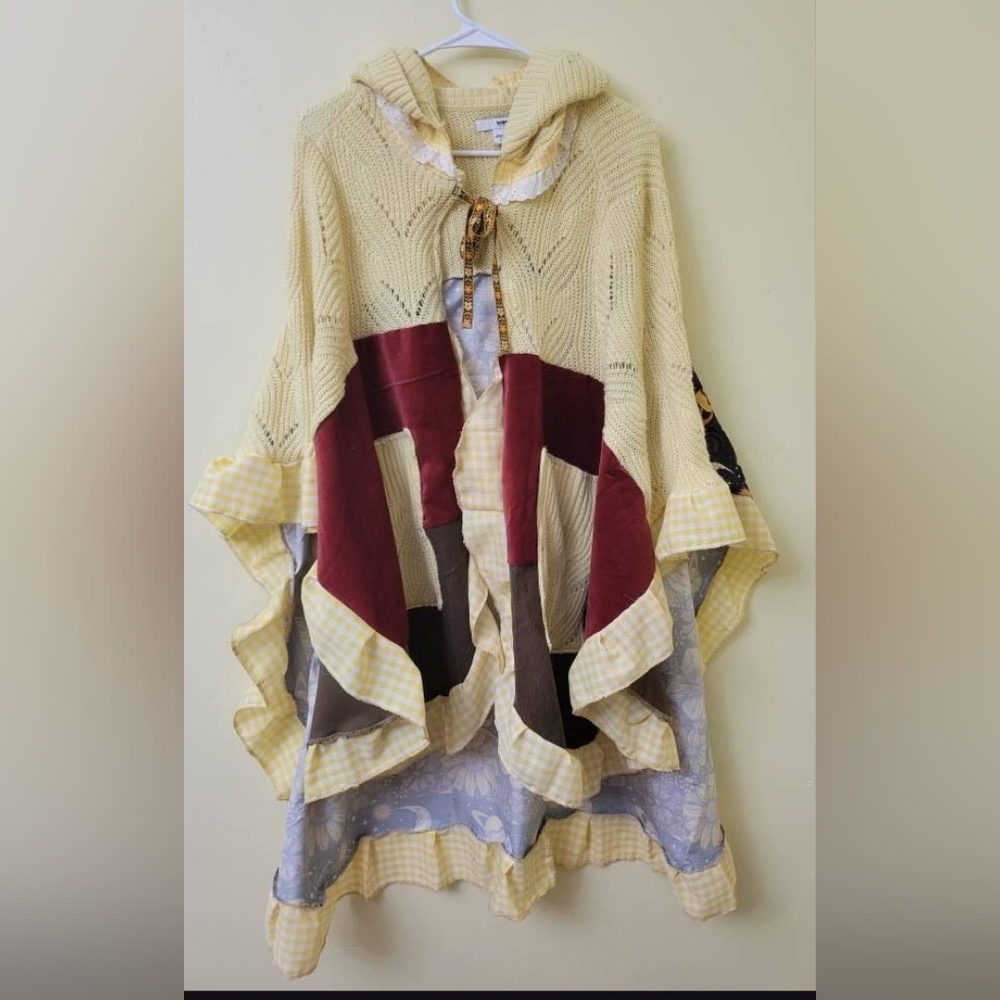 β¨οΈUpcycled Floral, Sun and Moon Women's Sweater Hooded Cloak! - Picture 8 of 9